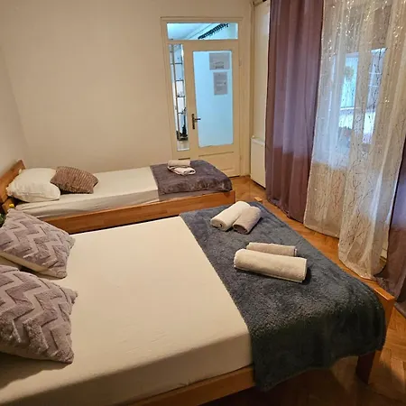 Apartmani, Sobe Ziza Апартаменты